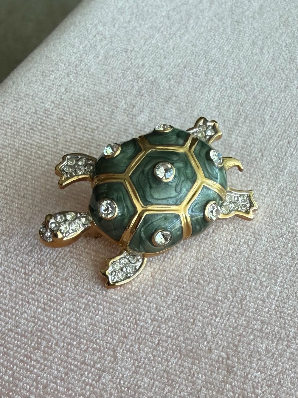 Gold tone Jeweled Turtle Brooch 🐢